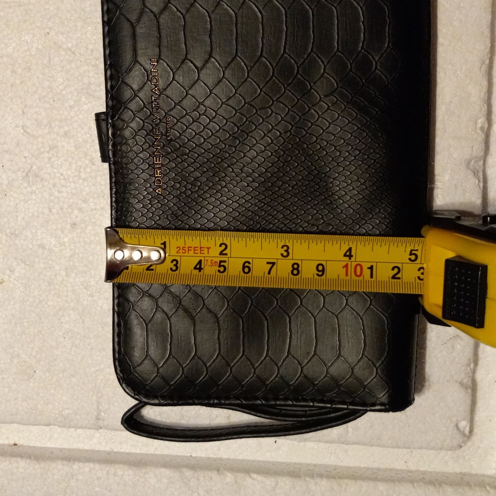 Womens Adrienne vittadini studio wallet black wristlet wallet flowered interior - Picture 3 of 8